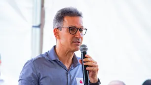 Zema lança pré-candidatura ao Planalto e fala em “varrer PT do mapa”