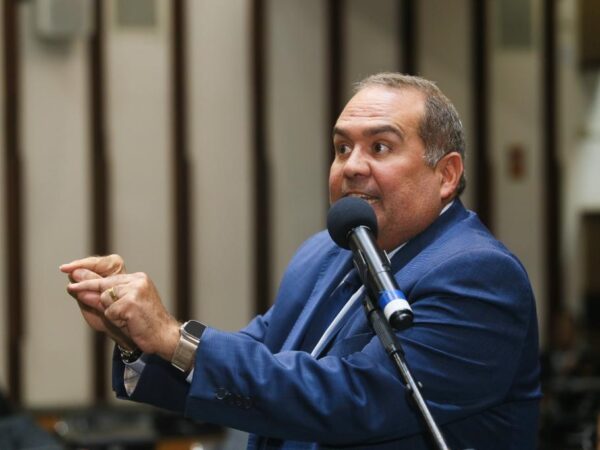 “Quem deixou a Bahia entregue à criminalidade não tem moral para falar de gestão”, diz Sandro Régis sobre ataques de Rui contra ACM Neto