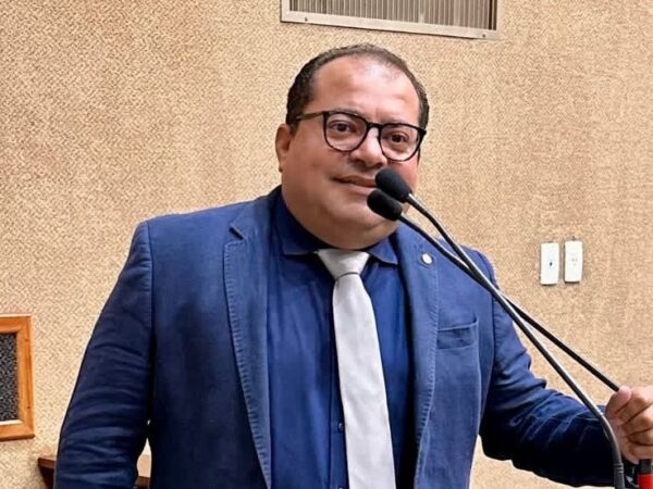 Deputado culpa Jerônimo após Bahia registrar o segundo menor salário do país: “É prova de que o PT não cuida de gente”