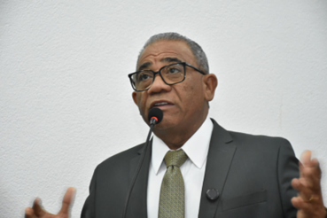 Pavimentação de ruas e entrega de escrituras para moradores do Conjunto José Ronaldo