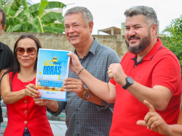 Na região de Irecê, Júnior Muniz celebra ordem de serviço que completa 100% da pavimentação de Presidente Dutra