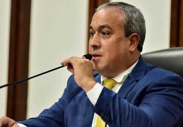 Deputado estadual Vitor Azevedo confirma saída do PL e filiação ao Avante