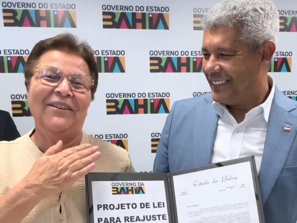 Fátima Nunes celebra reajuste do magistério e reforça apoio da ALBA ao projeto