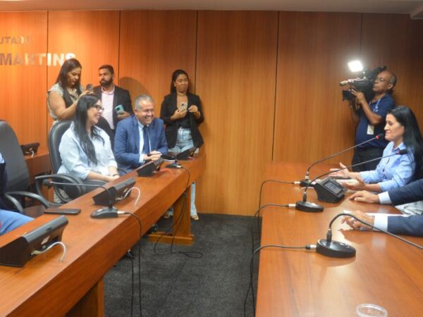 Jusmari Oliveira assume presidência da Comissão de Saúde da ALBA