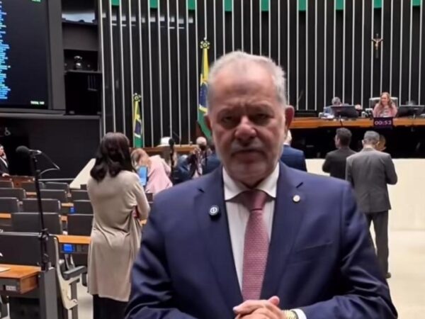 Marcelo Nilo consulta eleitores sobre possível candidatura à reeleição na Câmara Federal