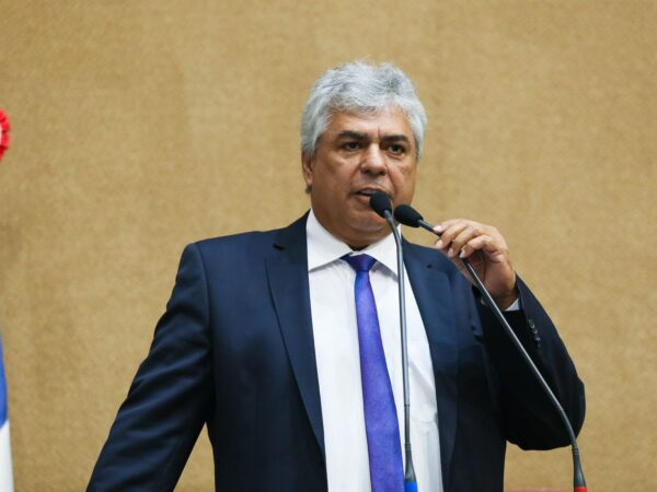 “Robinson deveria perguntar a Wagner sobre consultoria de floricultura que faturou milhões”, rebate deputado