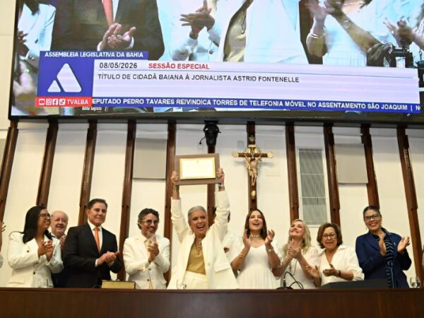 Assembleia entrega Título de Cidadã Baiana para Astrid Fontenelle