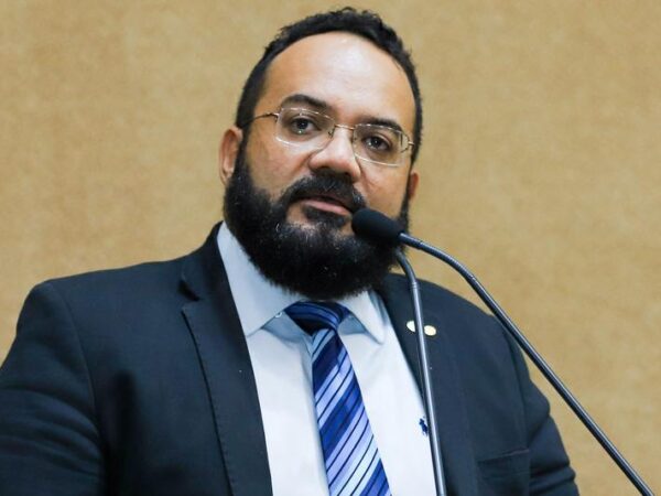 Leandro de Jesus critica decisão do STF que condenou Eduardo Bolsonaro