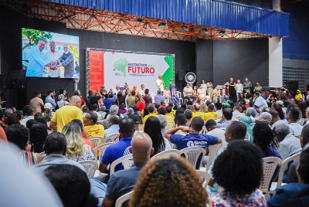 Jerônimo demonstra força e reúne lideranças de Salvador
