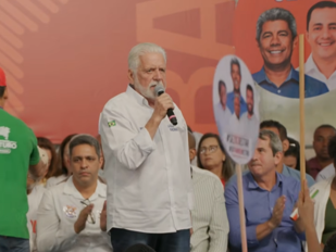 Jaques Wagner prega humildade à militância e descarta clima de vitória antecipada nas eleições de 2026