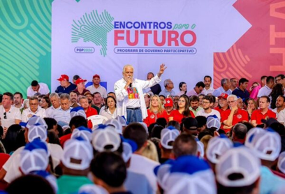 Jaques Wagner exalta política de diálogo e dispara contra oposição durante plenária do PGP em Jaguaquara