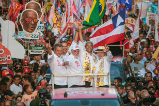 Lula transforma caminhada na Liberdade em sinalização política para 2026