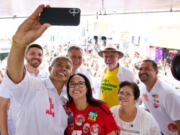 Em Araci, prefeita destaca investimentos do Novo PAC e agradece atuação de Rui Costa