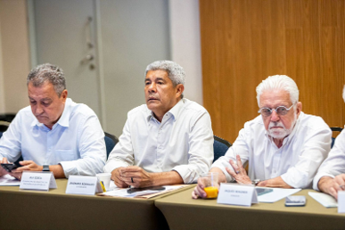 Ausências de Rui, Wagner e Jerônimo em debates geram críticas e movimentam redes sociais