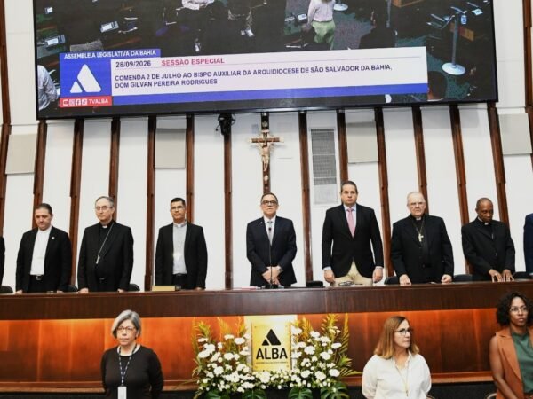 Dom Gilvan é homenageado na ALBA por trajetória dedicada à fé e às causas sociais