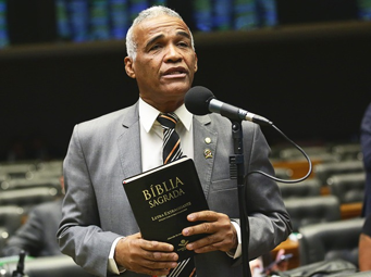 Pastor Sargento Isidório é reeleito deputado federal com 248 mil votos