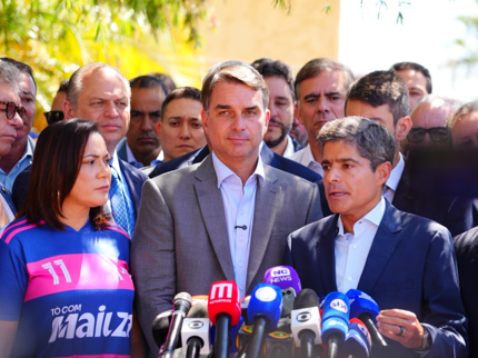 ACM Neto pede votos para Flávio Bolsonaro e defende mudança nos rumos da Bahia